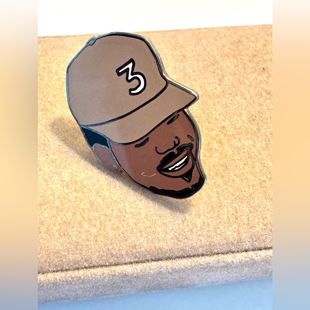 🎶 Chance the Rapper Enamel Hat Pin #3 Cap Face Design 🎶 - Picture 2 of 3